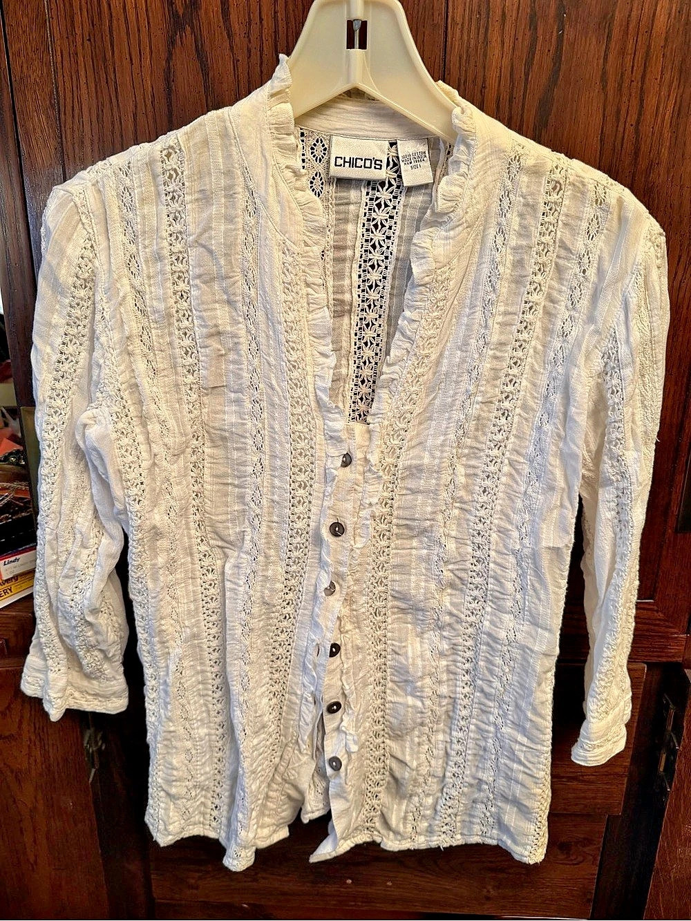 CHICO'Small Textured Geometric Button Down White Size Small